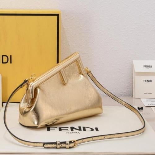 شنطة فيندي Fendi First