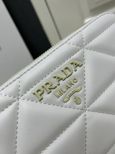 شنطة برادا Prada Handbag