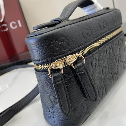 شنطة جوتشي ميني باكت GUCCI mini bucket bag