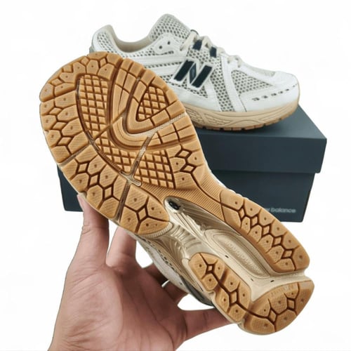 NEW BALANCE 1906L