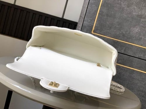 شنطة Chanel Mini Buckle