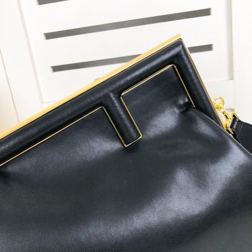 شنطة فيندي Fendi First