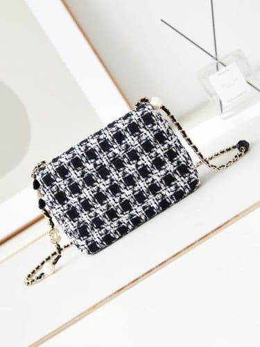 شنطة كلاسيك فلاب شانيل Chanel Classic Flap