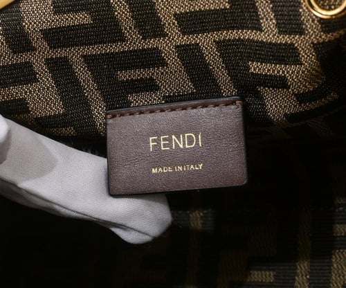 شنطة فيندي Fendi First