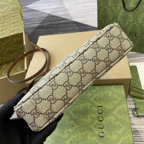 شنطة كتف جوتشي متوسطة Medium Shoulder Bag