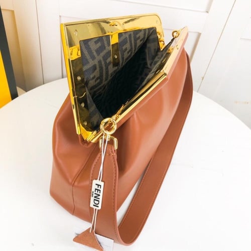 شنطة فيندي Fendi First