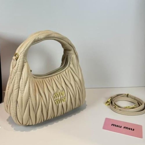 شنطة ميو ميو واندر Miu Miu Wander