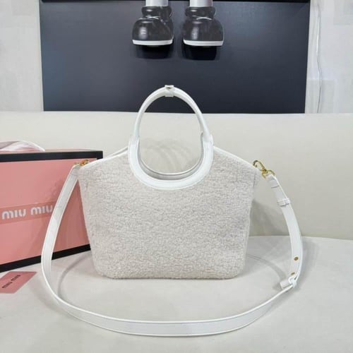 شنطة ميو ميو آيفي Miu Miu IVY