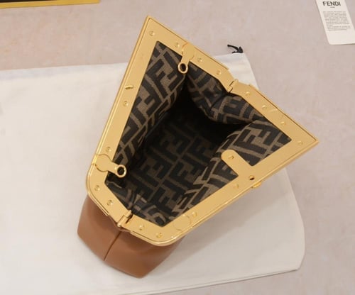 شنطة فيندي Fendi First