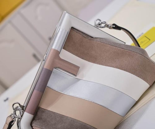 شنطة فيندي Fendi First