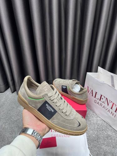 Valentino Garavani Sneakers — سنيكر فالنتينو غارافاني
