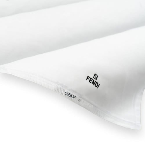 غترة بيضاء ماركة فندي