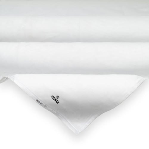 غترة بيضاء ماركة فندي