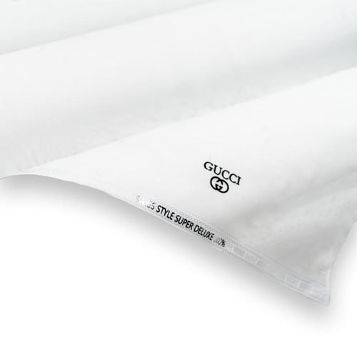 غترة بيضاء ماركة قوتشي