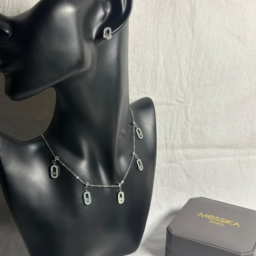 شوكر وحلق M فضي