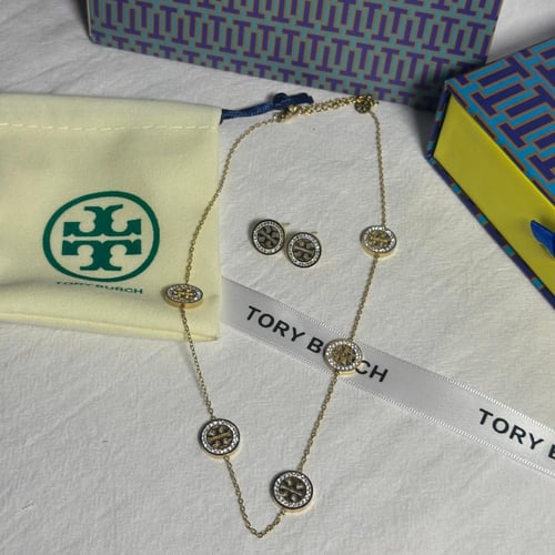 سلسال وحلق T ذهبي