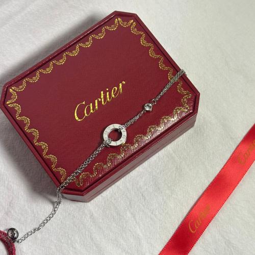 اسوارة C فضي