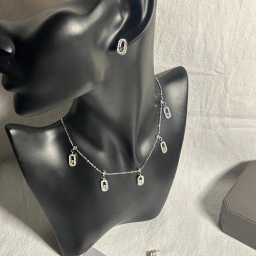 شوكر وحلق M فضي