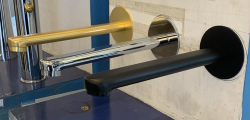 صبّاب دفن نحاسي مطلي بتصميم أنيق