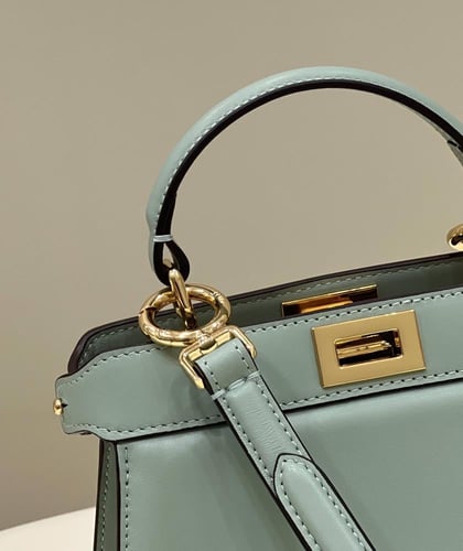 Peekaboo ISeeU Petite