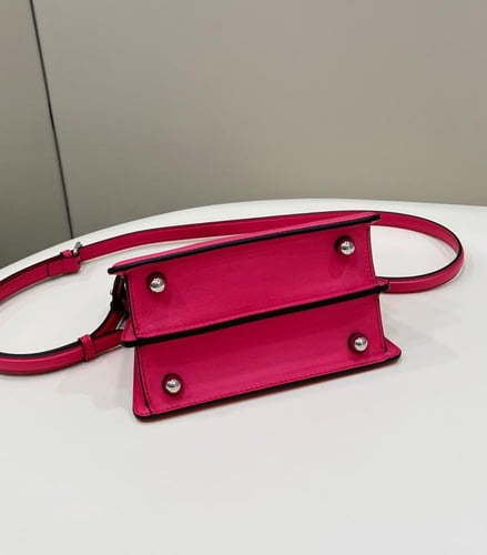 Peekaboo ISeeU Petite