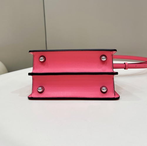 Peekaboo ISeeU Petite