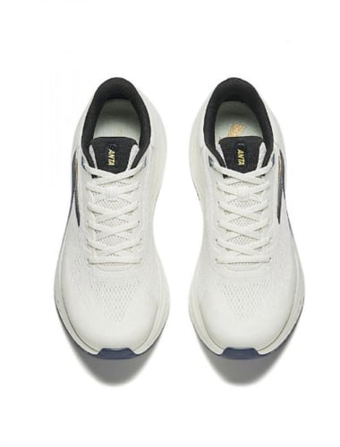 حذاء الجري من أنتا