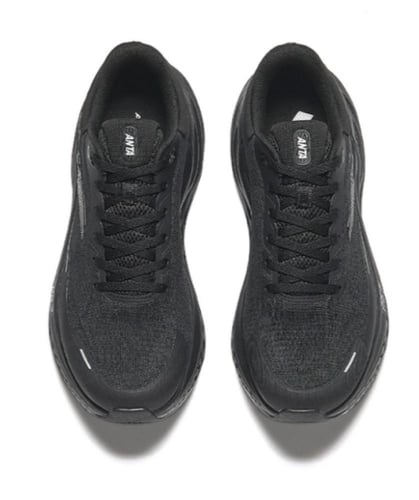 حذاء الجري من أنتا