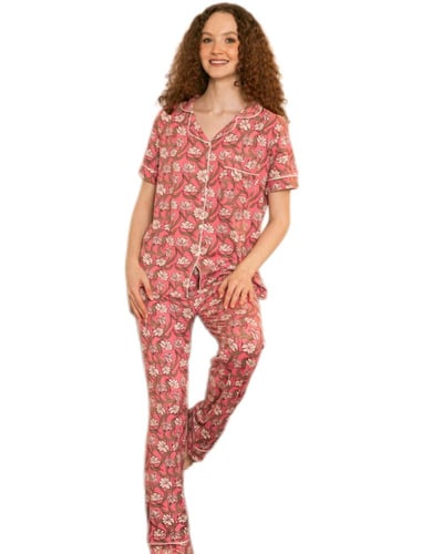 بجامة نوم قطن مصري نسائية عنابي بالزهور — أزرار أن...