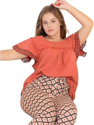 بيجامة قطن مريح وعملي بتصميم أنيق واكمام قصيرة من...