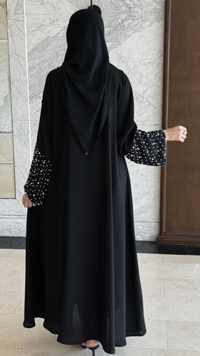 عباية لولوة أبيض