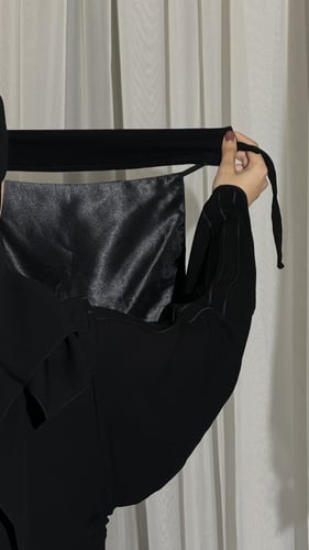 نقاب مبطن حرير وسط