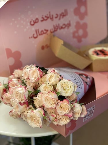 بوكس ورد بيبي روز +كيك كوري