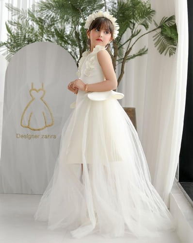 فستان اوف وايت