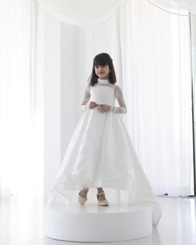 فستان ابيض دانتيل