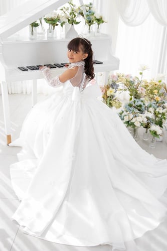 فستان مسك ابيض