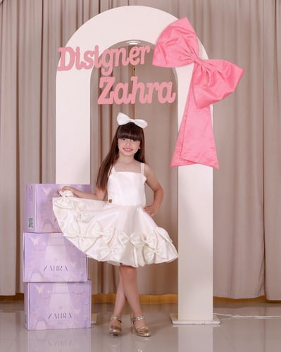 فستان الفيونكات اوف وايت