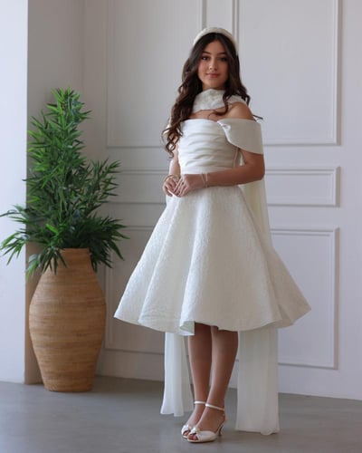 فستان بناتي أوف وايت أنيق