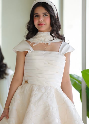 فستان بناتي أوف وايت أنيق