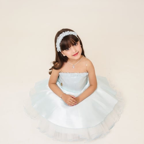 فستان اطفال سماوي وابيض