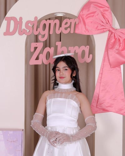 فستان ابيض كلاسيكي