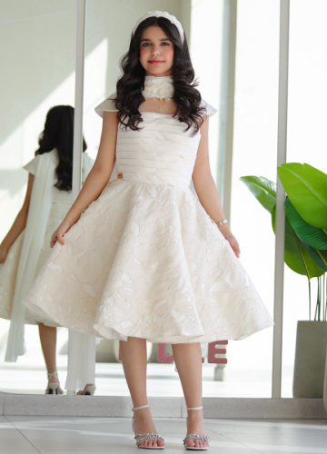 فستان بناتي أوف وايت أنيق