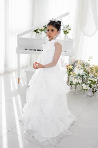 فستان ترف ابيض