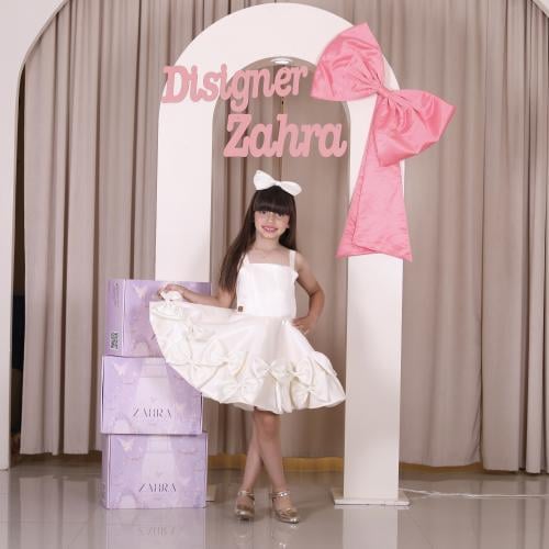 فستان الفيونكات اوف وايت