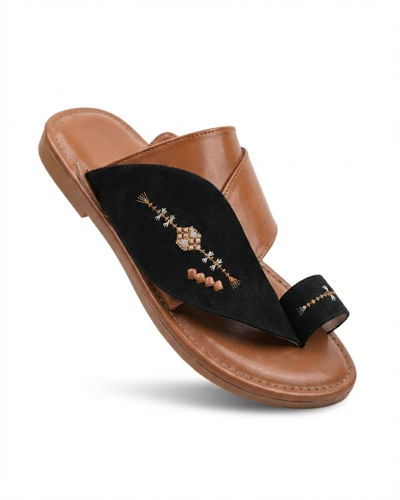 حذاء شرقي