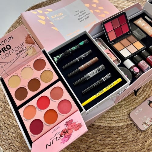 بوكس المكياج المتكامل 30 قطعة من كايلن