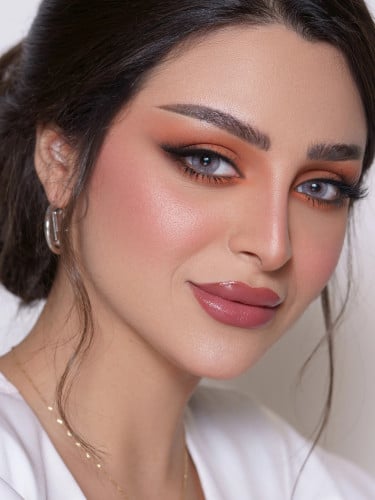 عدسات لاصقة لون بيرلا مدة 6 اشهر من اديرا