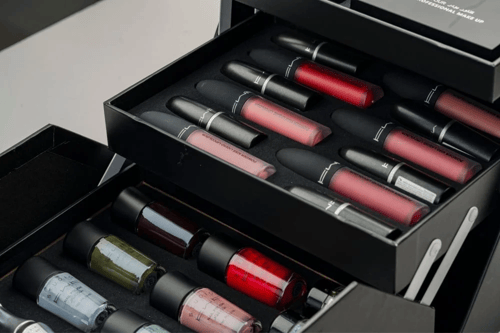 بوكس المكياج المتكامل 41 قطعة من KWK