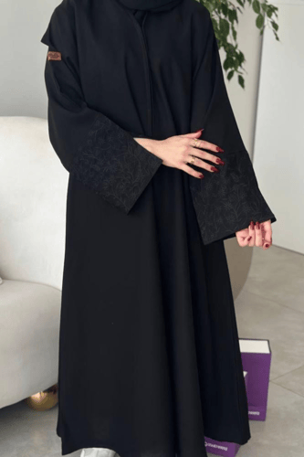 عباية كتان نص كلوش أسود