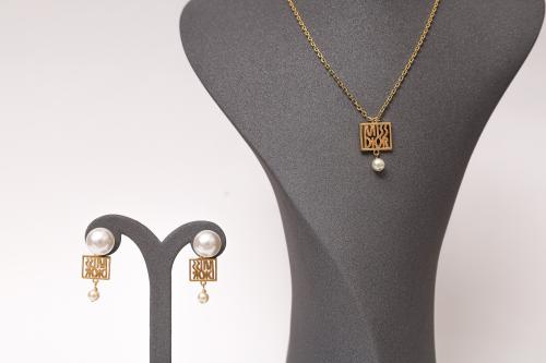 طقم مستوحى من Miss Dior